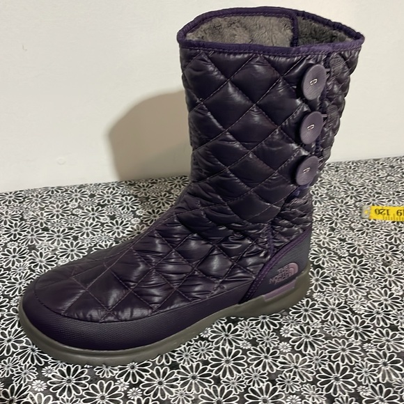 NWOT - The North Face Thermoball women’s boots size 9 color purple - Picture 7 of 12